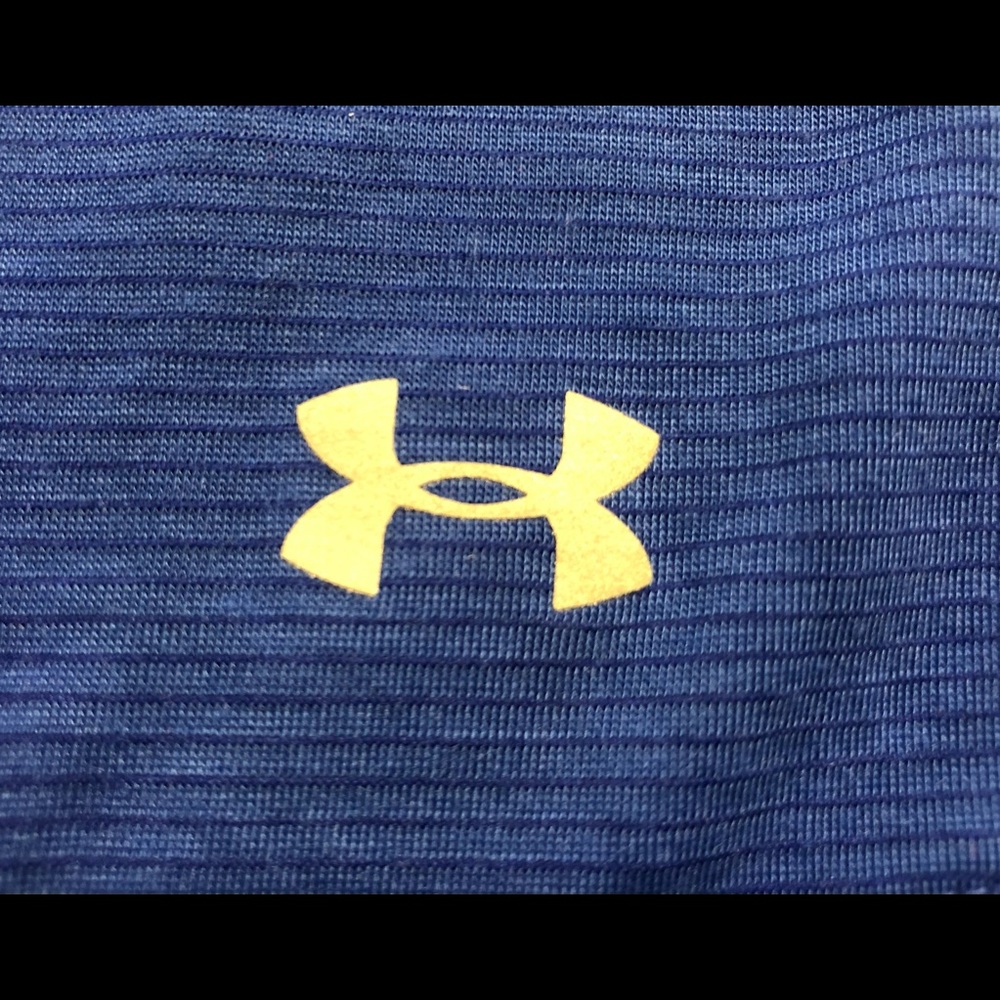 NWOT Under Armor Razorback Top - Picture 3 of 5